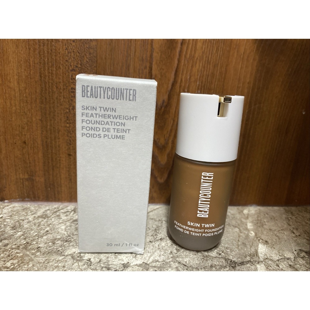 BNIB BEAUTYCOUNTER Skin Twin Featherweight Foundation 1 fl oz Each Dark 560